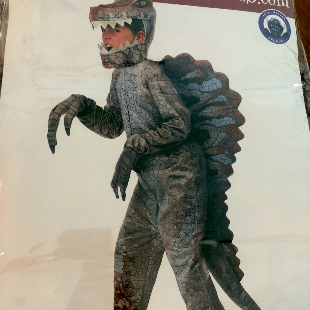 Spinosaurus Halloween costume for kids.Have Toddlers &XS